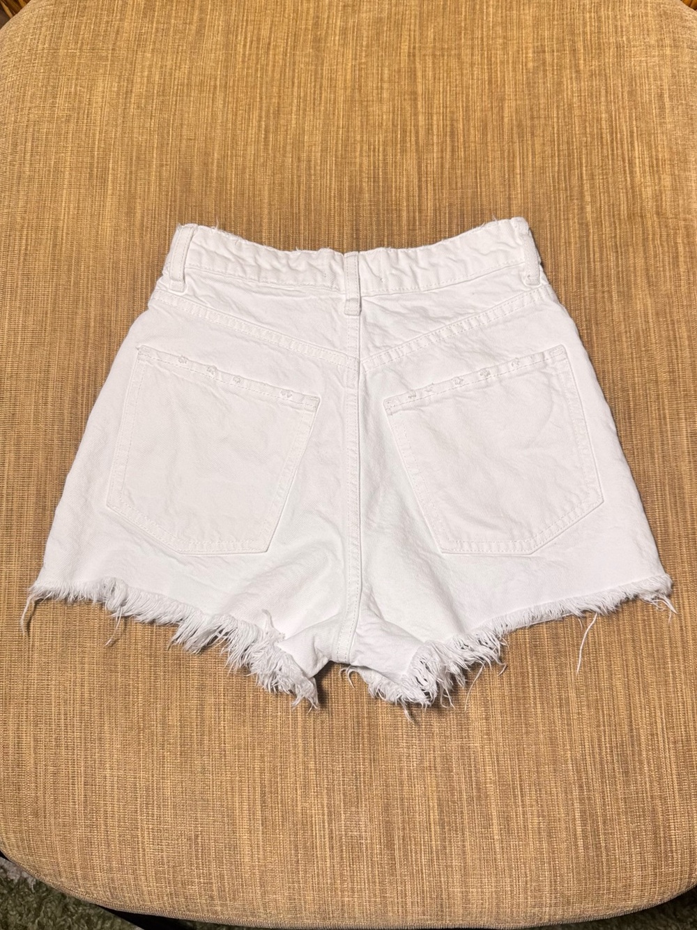 Zara White Denim High Waisted Shorts - Picture 2 of 9